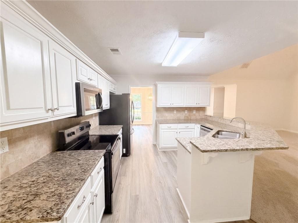 3 bedroom, 2 bathroom, 1,828 sq ft single family residence for sale at 2050 Windfield Drive, Monroe, GA 30655 — photo 8