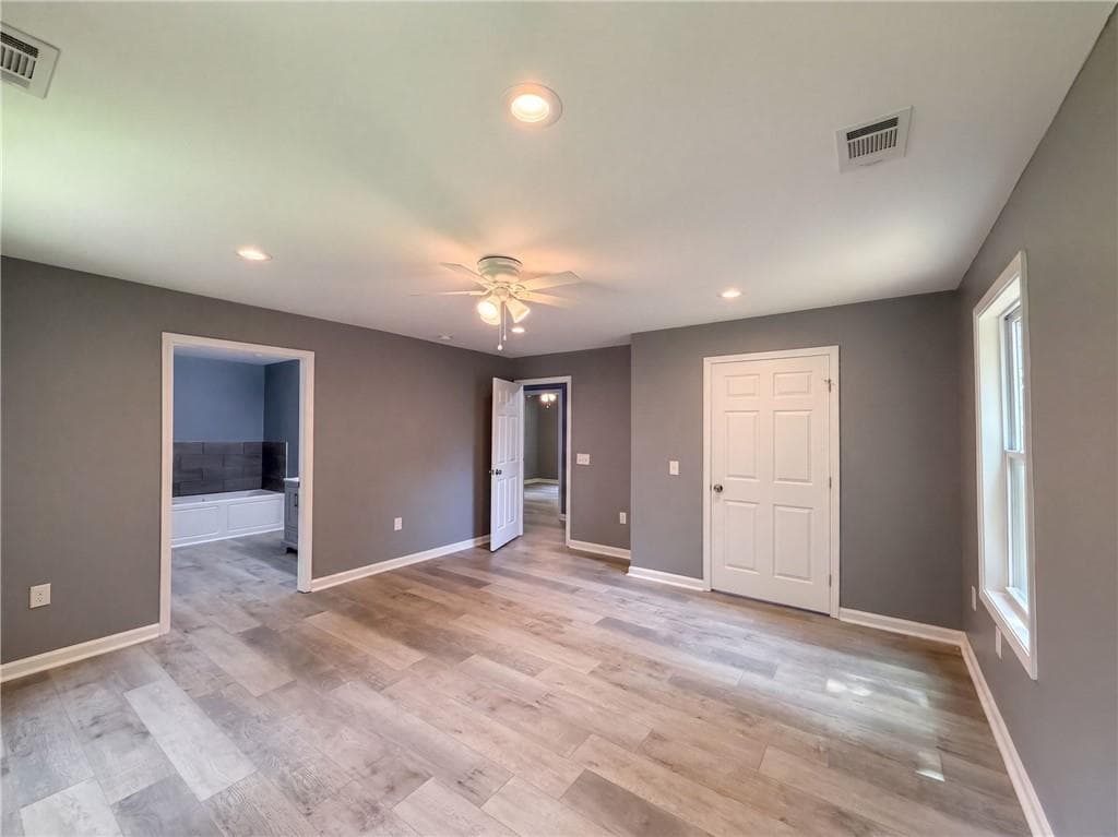 3 bedroom, 2 bathroom, 1,795 sq ft single family residence for sale at 201 Deerfield Lane, Carrollton, GA 30116 — photo 4