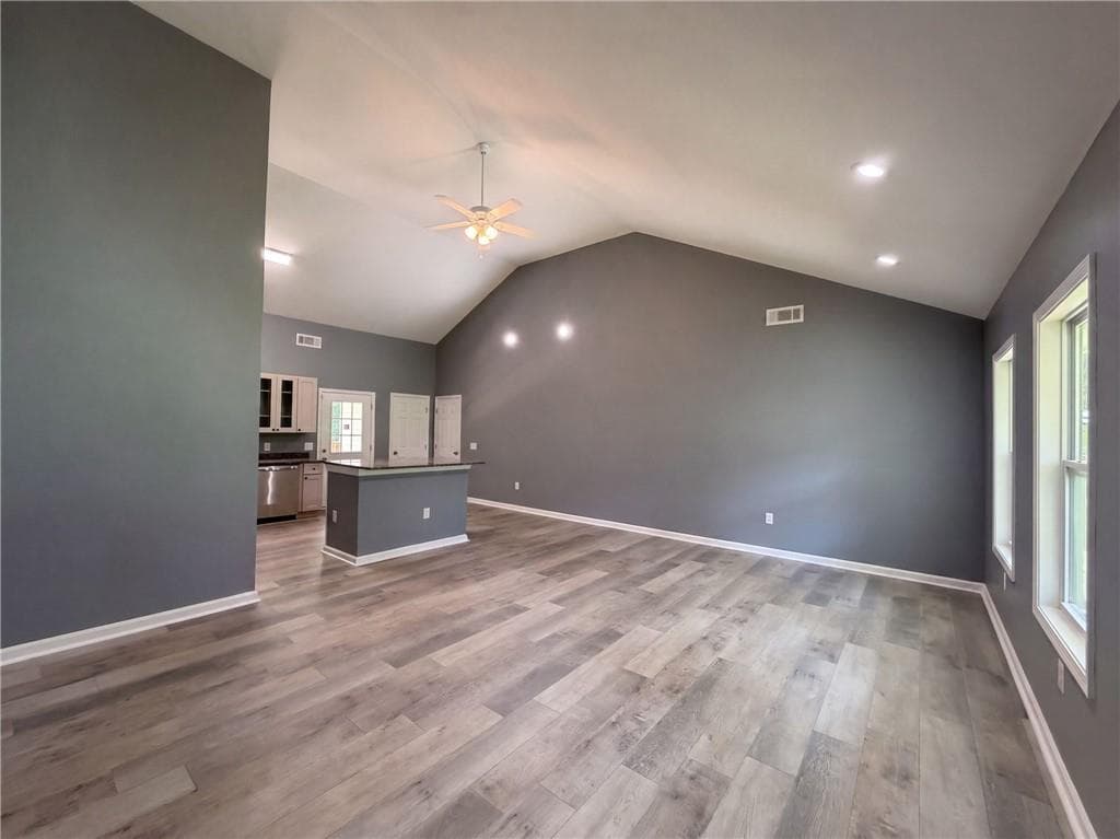3 bedroom, 2 bathroom, 1,795 sq ft single family residence for sale at 201 Deerfield Lane, Carrollton, GA 30116 — photo 7