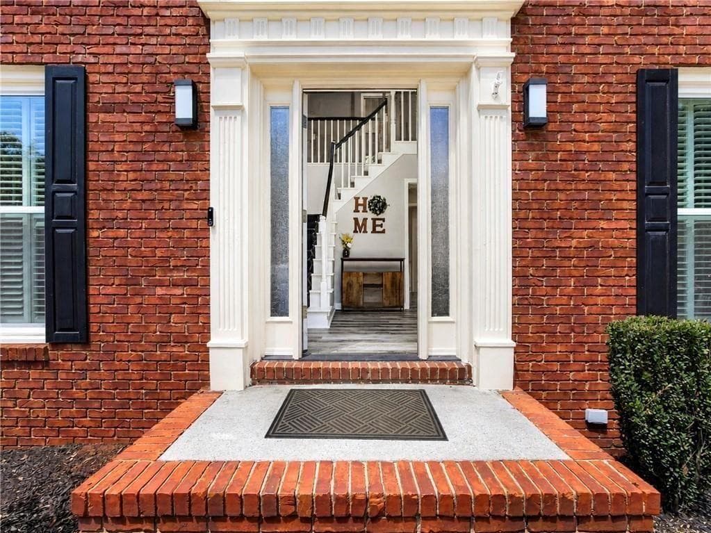 6 bedroom, 4 bathroom, 4,541 sq ft single family residence under contract at 969 Mill Bend Drive, Lawrenceville, GA 30044 — photo 3