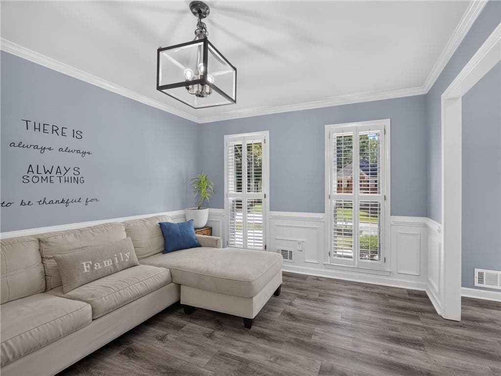 6 bedroom, 4 bathroom, 4,541 sq ft single family residence under contract at 969 Mill Bend Drive, Lawrenceville, GA 30044 — photo 6