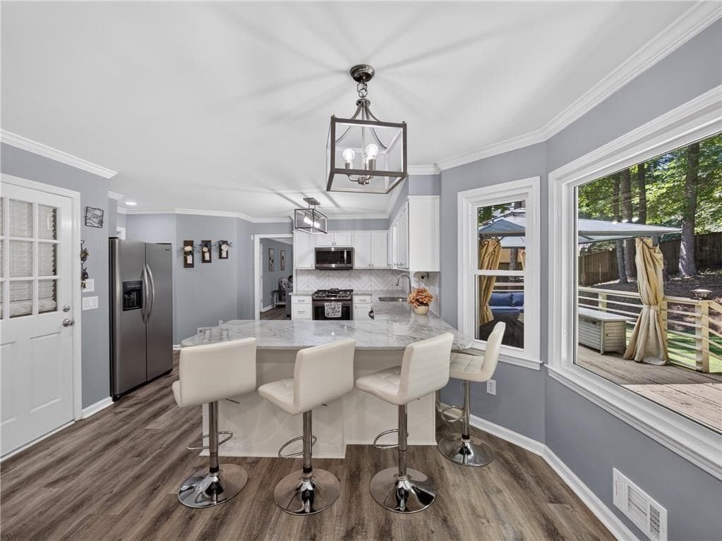 6 bedroom, 4 bathroom, 4,541 sq ft single family residence under contract at 969 Mill Bend Drive, Lawrenceville, GA 30044 — photo 10