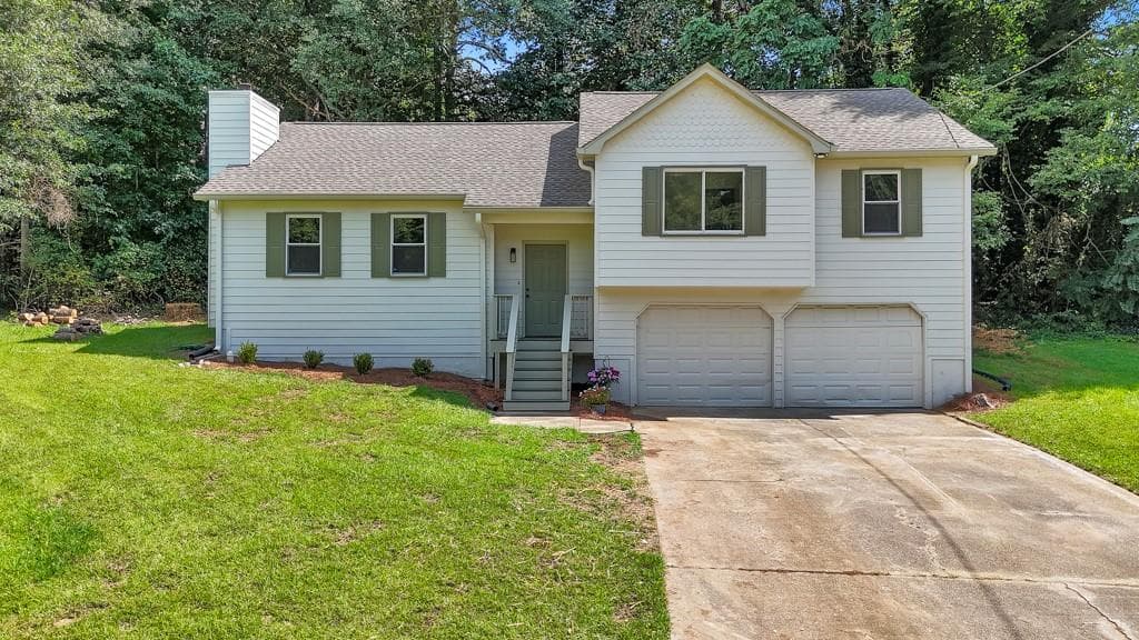 3 bedroom, 2 bathroom, 1,612 sq ft single family residence for sale at 1006 Pinetree Court, Powder Springs, GA 30127 — photo 1 of 48