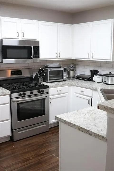 1 bedroom, 2 bathroom, 130 sq ft townhouse for rent at 6531 Charter Way, Lithonia, GA 30058 for $825 a month — photo 3