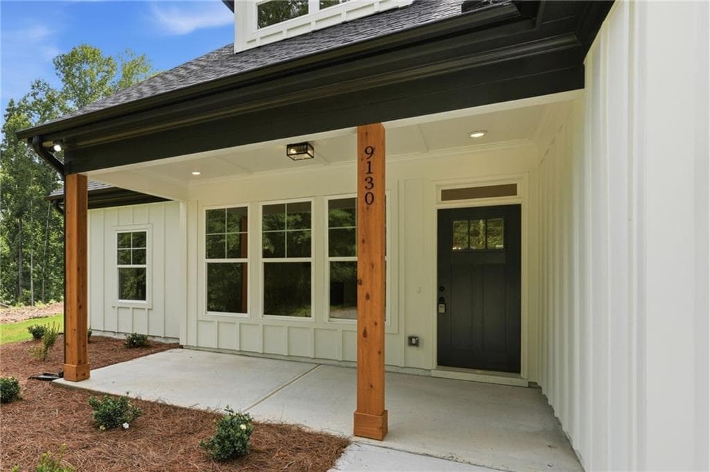 4 bedroom, 2 bathroom, 1,988 sq ft single family residence for sale at 9130 Lisa Circle, Gainesville, GA 30506 — photo 7