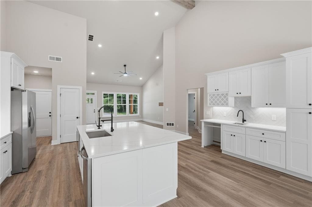 4 bedroom, 2 bathroom, 1,988 sq ft single family residence for sale at 9130 Lisa Circle, Gainesville, GA 30506 — photo 5