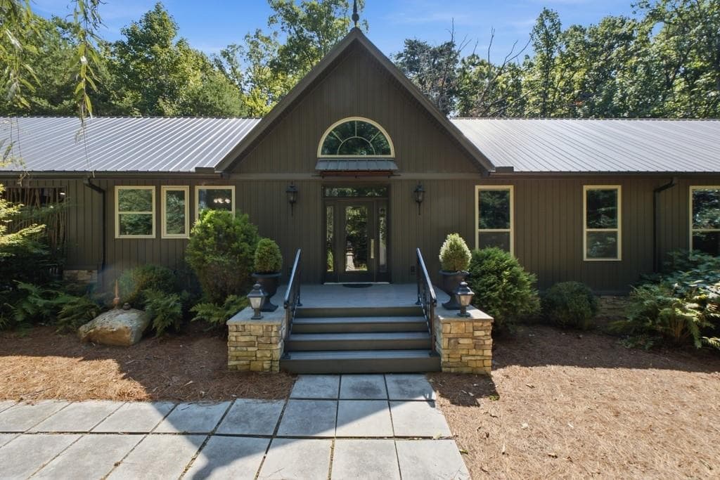 3 bedroom, 3 bathroom, 2,089 sq ft single family residence for sale at 568 N Stewart Lane, Rising Fawn, GA 30738 — photo 3