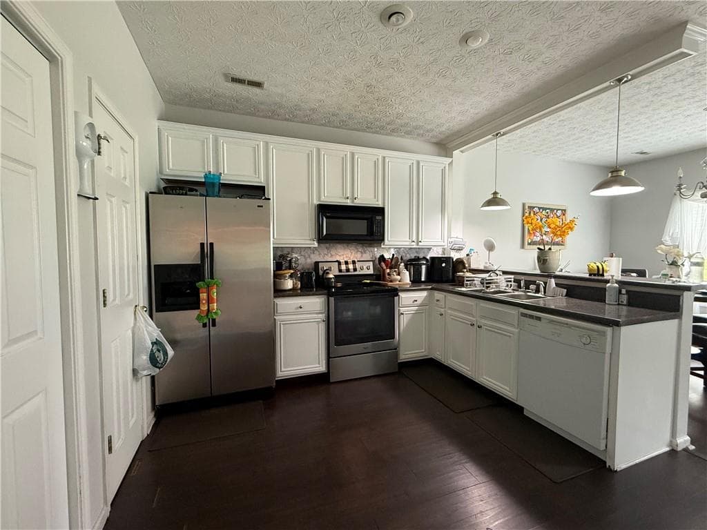 3 bedroom, 3 bathroom, 1,897 sq ft single family residence for rent at 7544 Winderemere Park, Riverdale, GA 30274 for $1,750 a month — photo 4