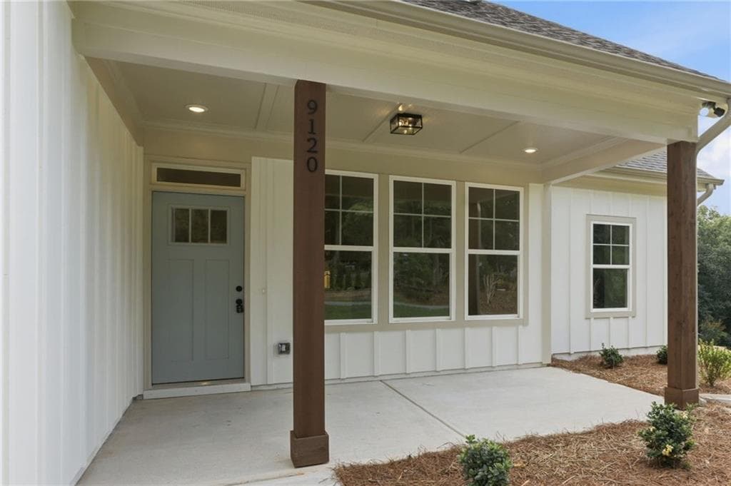4 bedroom, 2 bathroom, 1,988 sq ft single family residence for sale at 9120 Lisa Circle, Gainesville, GA 30506 — photo 8