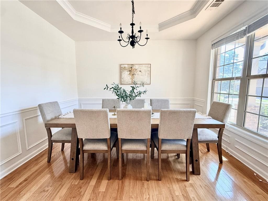 5 bedroom, 3 bathroom, 2,936 sq ft single family residence for sale at 582 Walkers Lane, Johns Creek, GA 30097 — photo 4