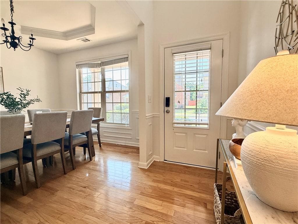 5 bedroom, 3 bathroom, 2,936 sq ft single family residence for sale at 582 Walkers Lane, Johns Creek, GA 30097 — photo 6