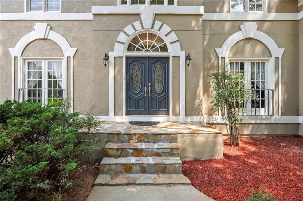 5 bedroom, 4 bathroom, 5,024 sq ft single family residence for sale at 110 Weedon Court, Alpharetta, GA 30022 — photo 2