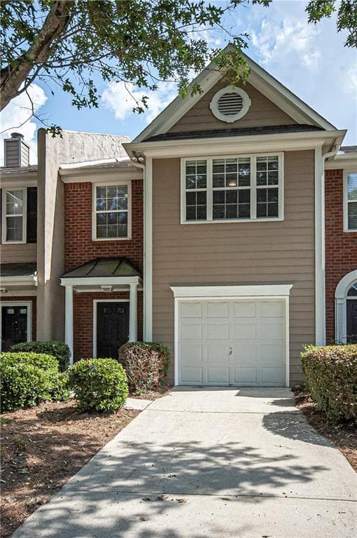 3 bedroom, 3 bathroom, 1,536 sq ft townhouse for sale at 210 Parkgreen Road, Lawrenceville, GA 30044 — photo 1 of 30