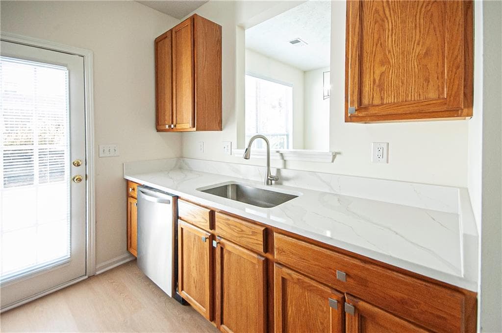 3 bedroom, 3 bathroom, 1,536 sq ft townhouse for sale at 210 Parkgreen Road, Lawrenceville, GA 30044 — photo 10