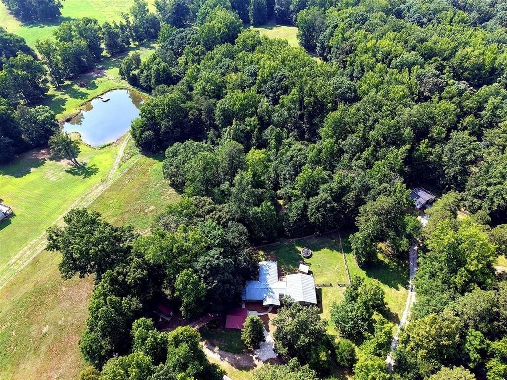 4 bedroom, 3 bathroom, 3,103 sq ft single family residence under contract at 213 Blackstock Road, Jefferson, GA 30549 — photo 9