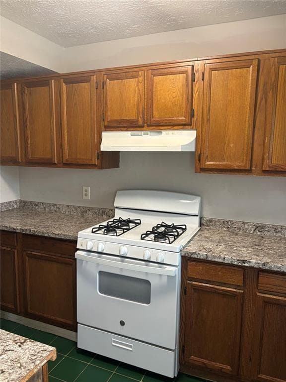 2 bedroom, 3 bathroom, 1,296 sq ft townhouse for sale at 2316 Wellington Circle, Lithonia, GA 30058 — photo 5