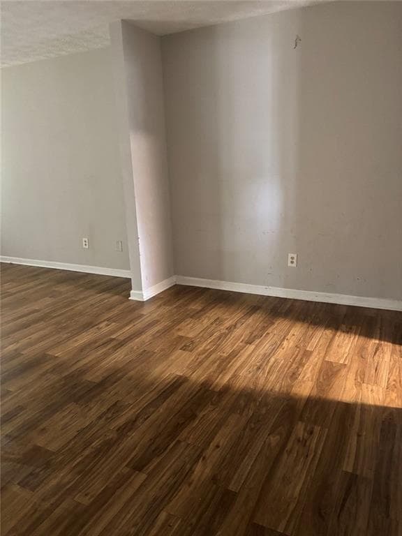 2 bedroom, 3 bathroom, 1,296 sq ft townhouse for sale at 2316 Wellington Circle, Lithonia, GA 30058 — photo 7