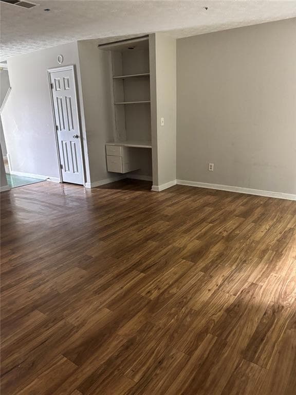 2 bedroom, 3 bathroom, 1,296 sq ft townhouse for sale at 2316 Wellington Circle, Lithonia, GA 30058 — photo 8