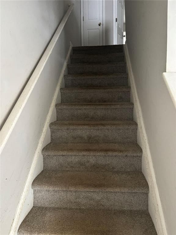 2 bedroom, 3 bathroom, 1,296 sq ft townhouse for sale at 2316 Wellington Circle, Lithonia, GA 30058 — photo 9