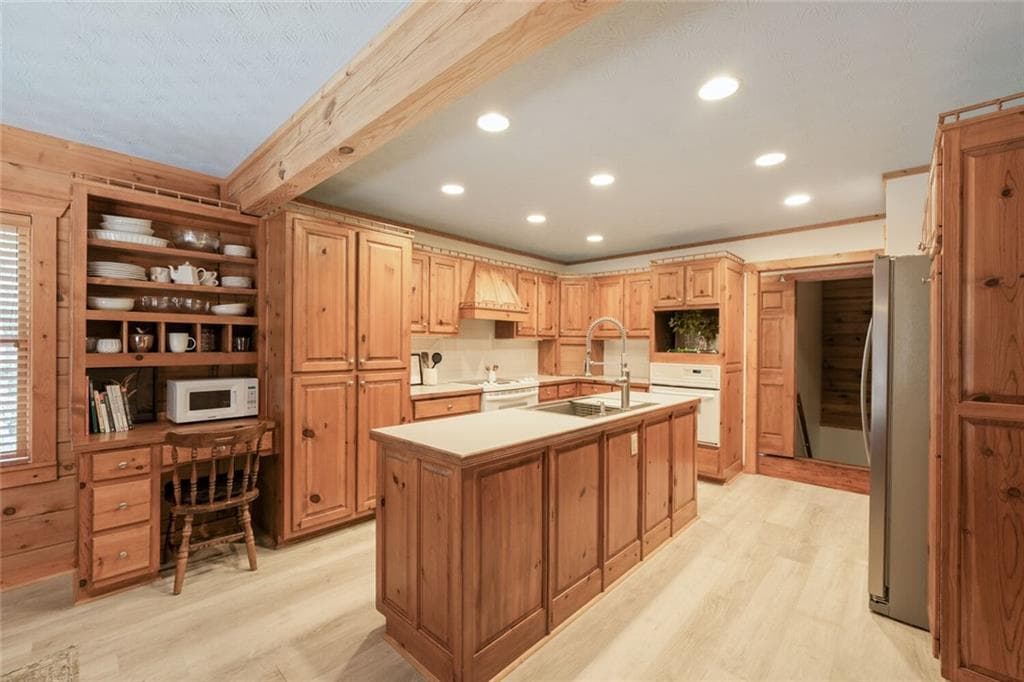 5 bedroom, 3 bathroom, 3,374 sq ft single family residence for sale at 4420 Parkwood Road, Social Circle, GA 30025 — photo 9