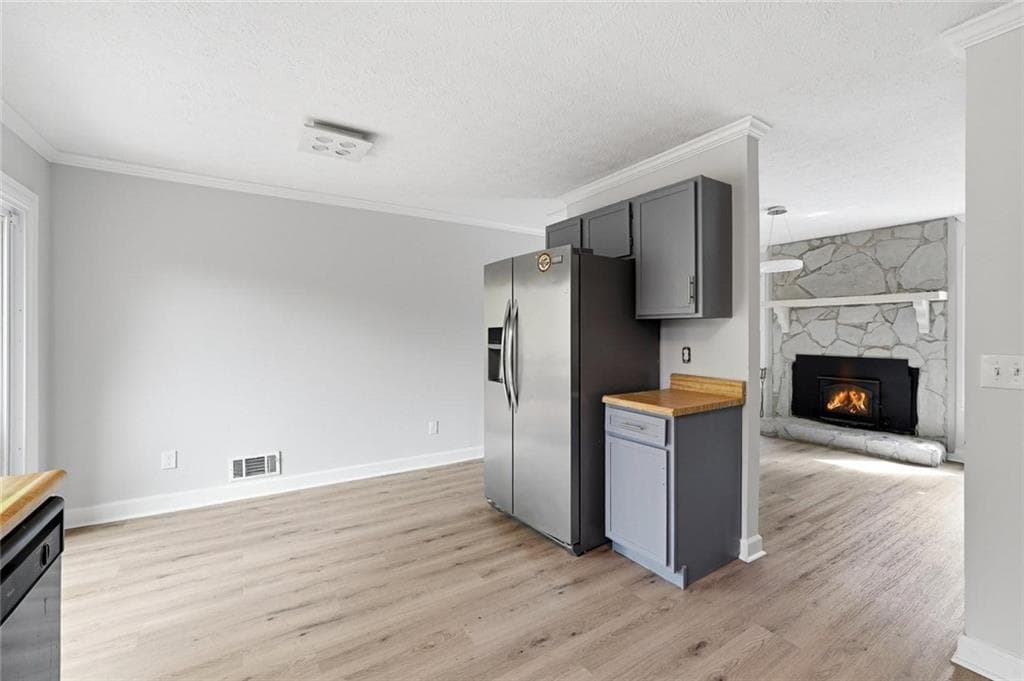3 bedroom, 2 bathroom, 2,160 sq ft single family residence for rent at 3262 Summer Wood Circle, Snellville, GA 30039 for $2,000 a month — photo 6