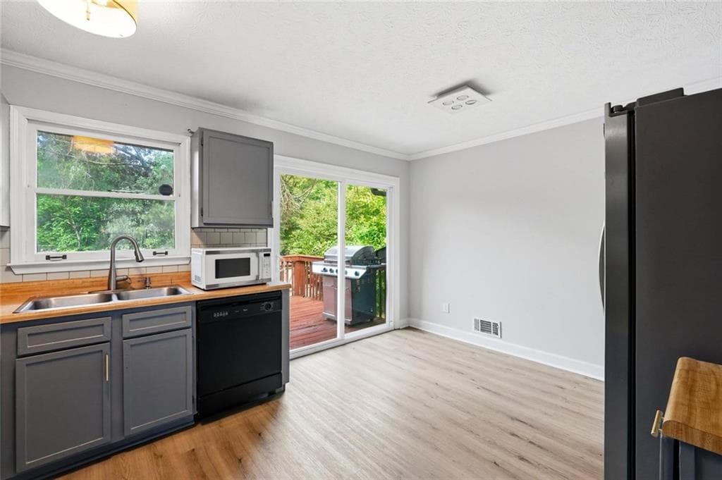 3 bedroom, 2 bathroom, 2,160 sq ft single family residence for rent at 3262 Summer Wood Circle, Snellville, GA 30039 for $2,000 a month — photo 7