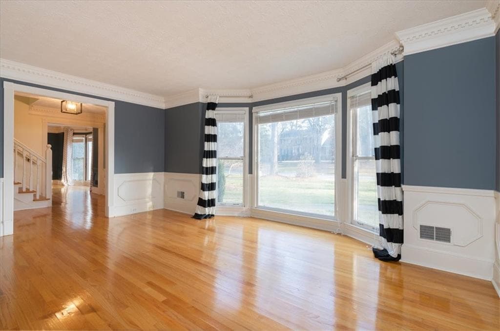 4 bedroom, 4 bathroom, 3,474 sq ft single family residence for rent at 5363 Amhurst Drive, Peachtree Corners, GA 30092 for $2,995 a month — photo 4