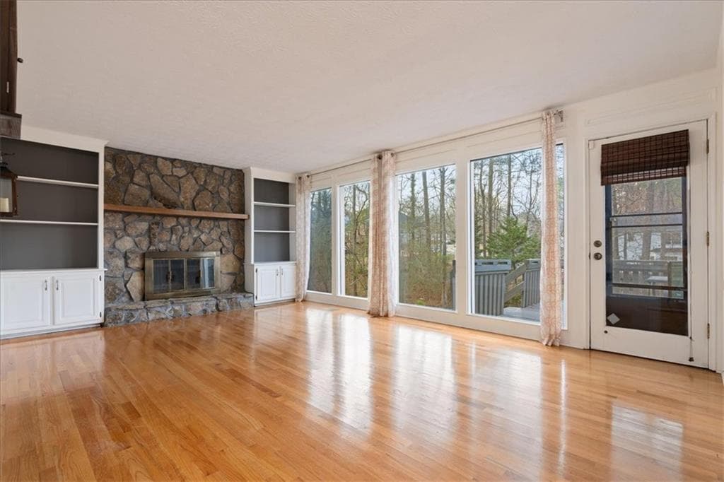 4 bedroom, 4 bathroom, 3,474 sq ft single family residence for rent at 5363 Amhurst Drive, Peachtree Corners, GA 30092 for $2,995 a month — photo 6
