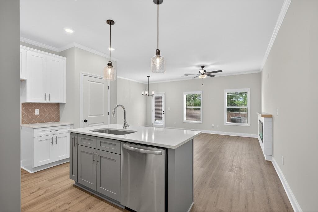 3 bedroom, 3 bathroom, 1,585 sq ft townhouse for sale at 16 Benscot Drive, Austell, GA 30106 — photo 5