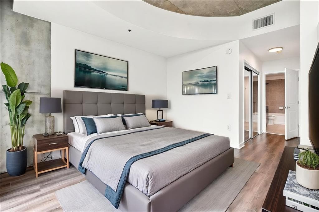 1 bedroom, 1 bathroom, 736 sq ft condominium for sale at 3324 Peachtree Road 808, Atlanta, GA 30326 — photo 10