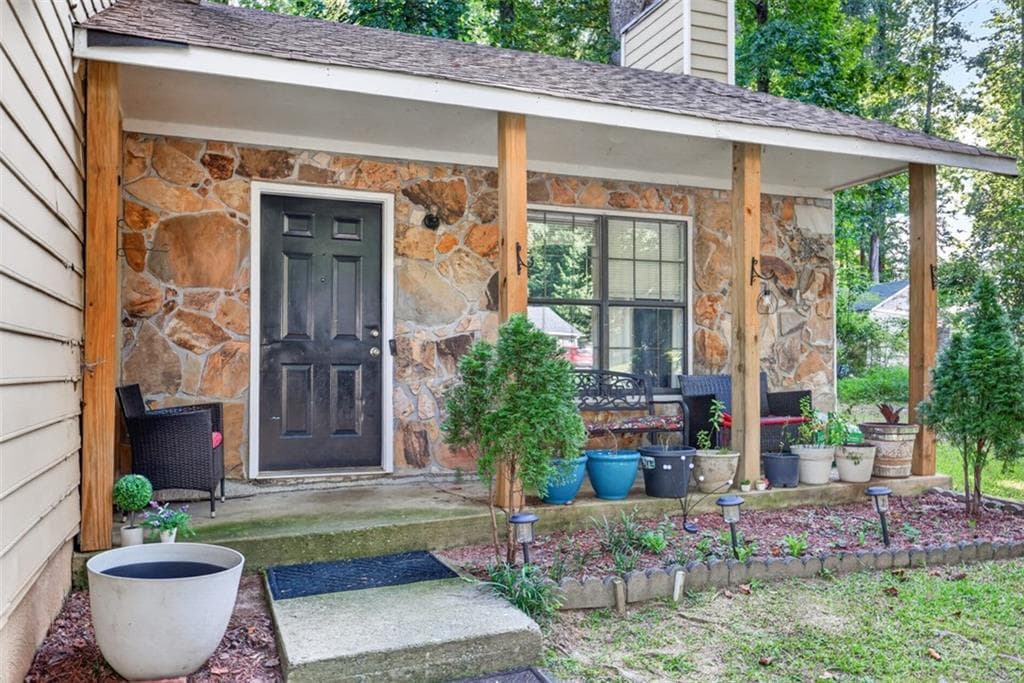 3 bedroom, 2 bathroom, 1,512 sq ft single family residence for sale at 4971 Sugar Creek Drive, Sugar Hill, GA 30518 — photo 4