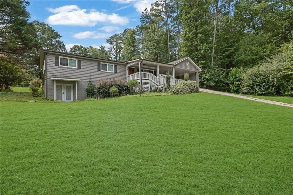 4 bedroom, 3 bathroom, 2,277 sq ft single family residence under contract at 4599 Cedar Knoll Drive, Marietta, GA 30066 — photo 3