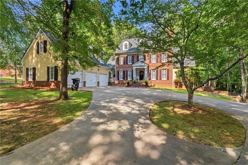 5 bedroom, 6 bathroom, 4,610 sq ft single family residence under contract at 256 Westchester Drive, Griffin, GA 30223