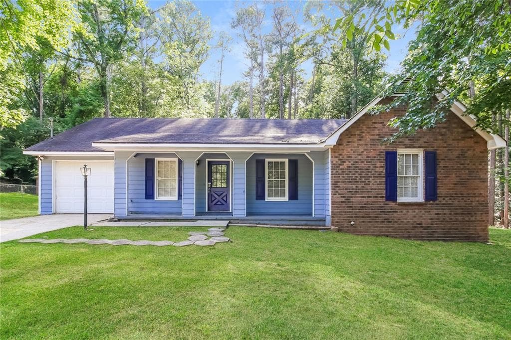 3 bedroom, 2 bathroom, 1,281 sq ft home for sale at 8605 Collins Drive, Jonesboro, GA