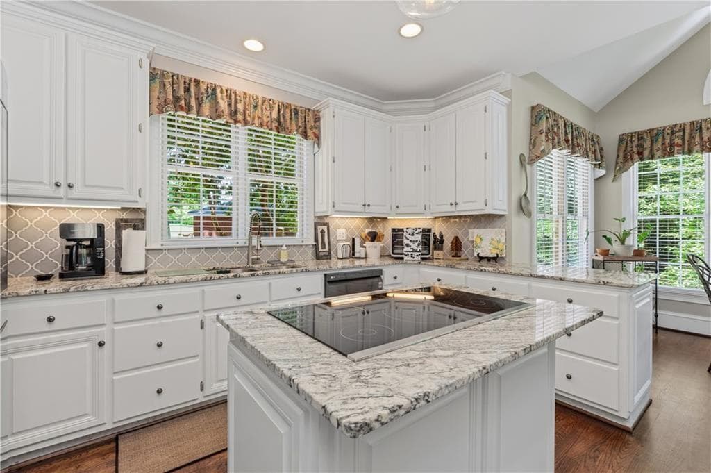 5 bedroom, 6 bathroom, 4,610 sq ft single family residence under contract at 256 Westchester Drive, Griffin, GA 30223 — photo 8