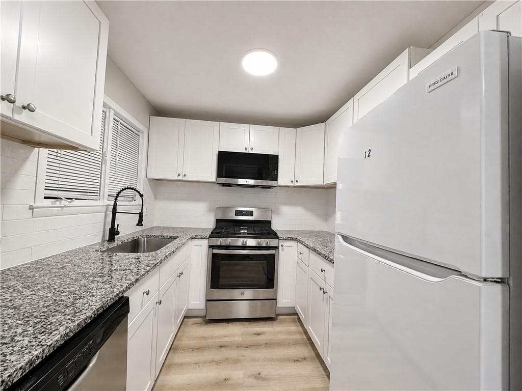 3 bedroom, 2 bathroom, 1,344 sq ft condominium for sale at 1809 Ashborough Cir SE #C, Marietta, GA 30067 — photo 7