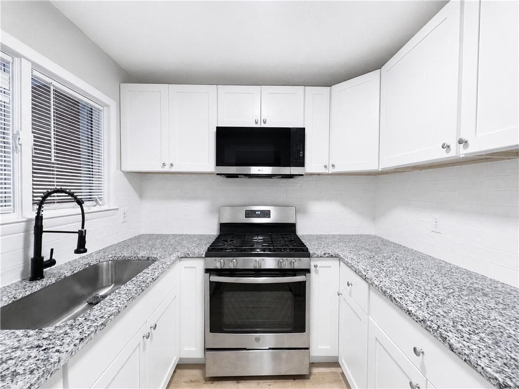 3 bedroom, 2 bathroom, 1,344 sq ft condominium for sale at 1809 Ashborough Cir SE #C, Marietta, GA 30067 — photo 10