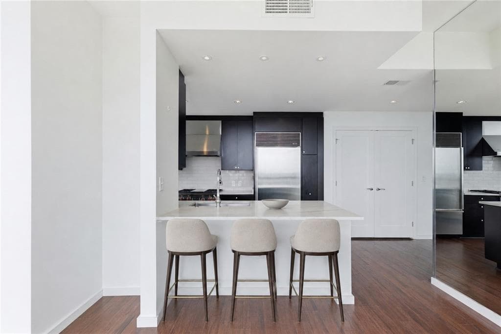 2 bedroom, 3 bathroom, 1,932 sq ft condominium for sale at 3325 Piedmont Road 2702, Atlanta, GA 30305 — photo 4