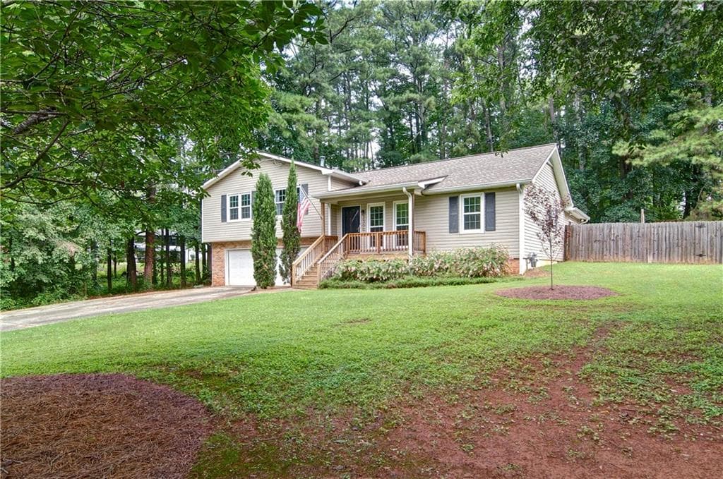 3 bedroom, 3 bathroom, 2,101 sq ft single family residence for sale at 2300 Twiggs Cove, Kennesaw, GA 30152 — photo 2