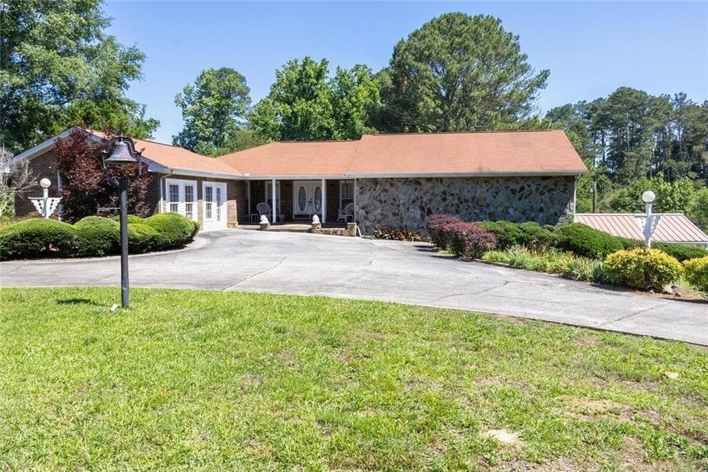 3 bedroom, 3 bathroom, 3,127 sq ft single family residence for sale at 4625 Lovvorn Rd Road, Carrollton, GA 30117