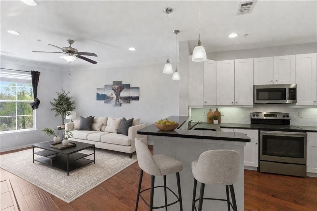 1 bedroom, 1 bathroom, 780 sq ft condominium for rent at 10 Perimeter Summit Boulevard 4443, Atlanta, GA 30319 for $1,690 a month — photo 5