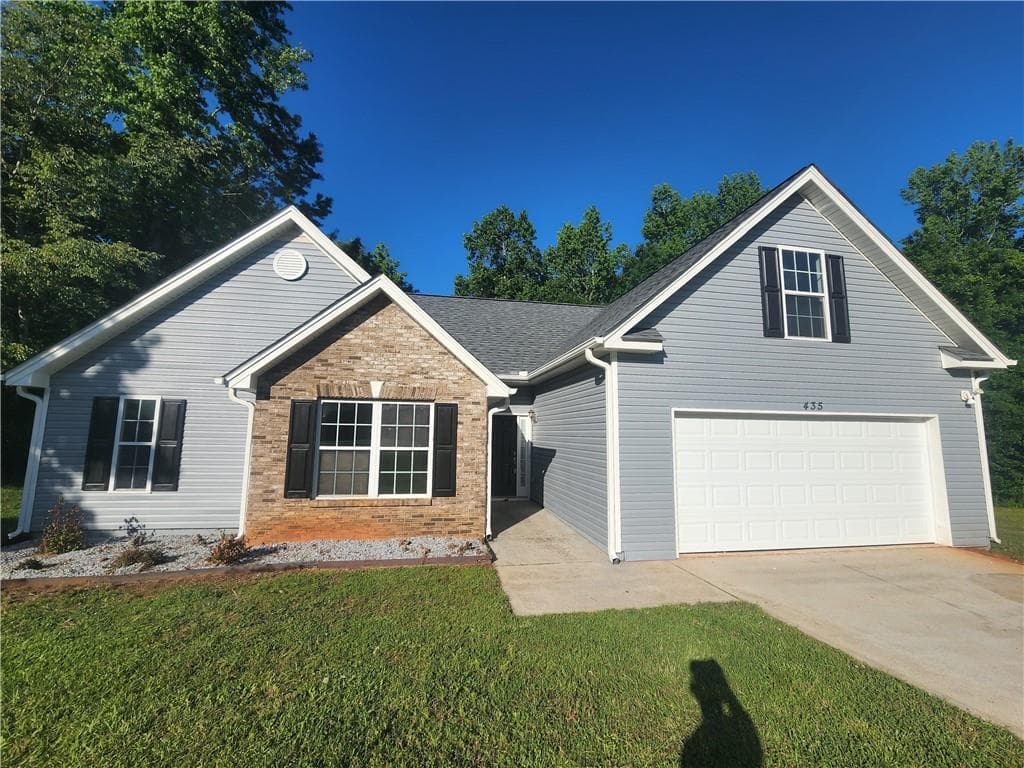4 bedroom, 2 bathroom, 1,784 sq ft single family residence for sale at 435 Butler Bridge Circle, Covington, GA 30016