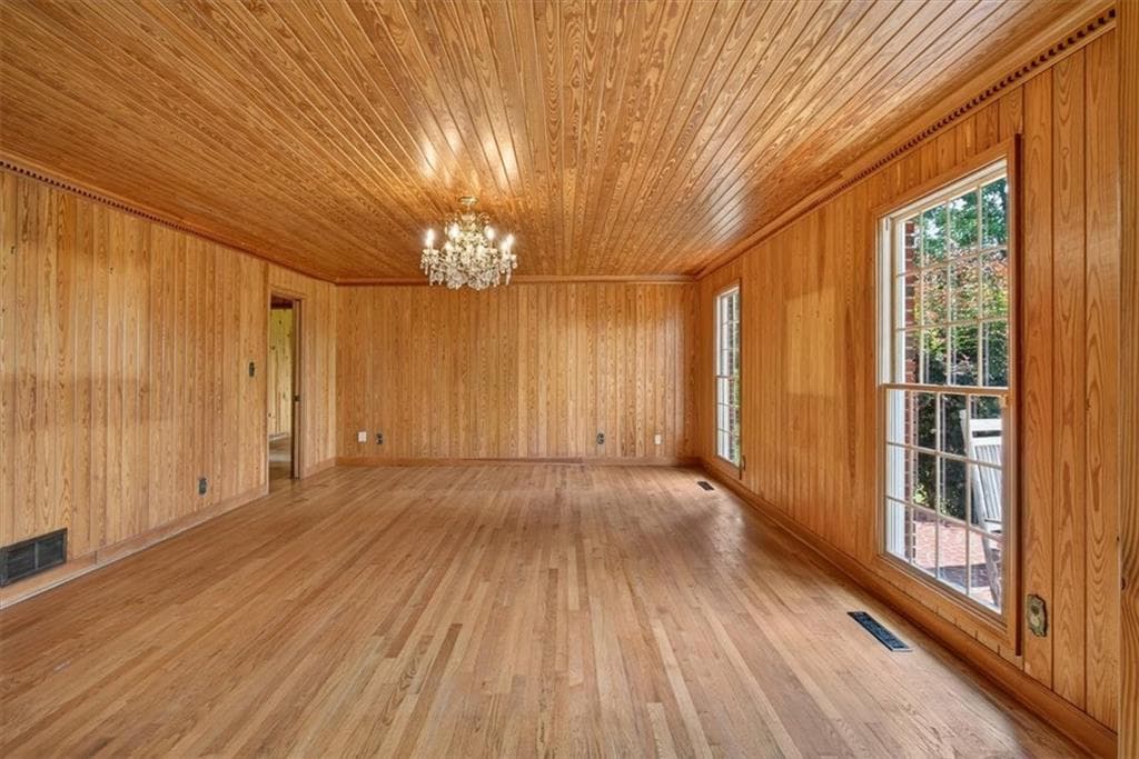 4 bedroom, 4 bathroom, 3,936 sq ft single family residence for sale at 195 River Street, Ellijay, GA 30540 — photo 8