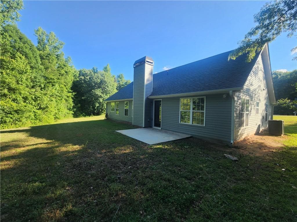 4 bedroom, 2 bathroom, 1,784 sq ft single family residence for sale at 435 Butler Bridge Circle, Covington, GA 30016 — photo 3