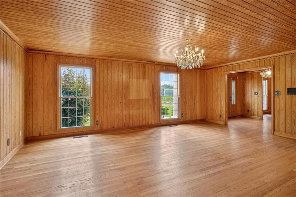 4 bedroom, 4 bathroom, 3,936 sq ft single family residence for sale at 195 River Street, Ellijay, GA 30540 — photo 9