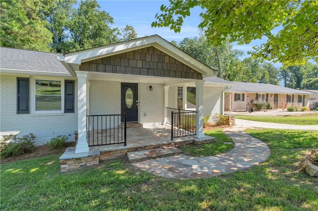 3 bedroom, 2 bathroom, 1,468 sq ft single family residence for sale at 4246 Colony East Drive, Stone Mountain, GA 30083 — photo 2