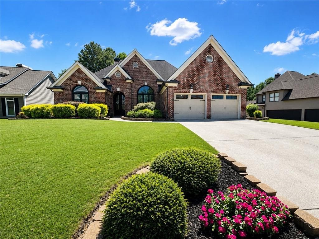 4 bedroom, 3 bathroom, 2,332 sq ft single family residence for sale at 1265 Lamont Circle, Dacula, GA 30019 — photo 2