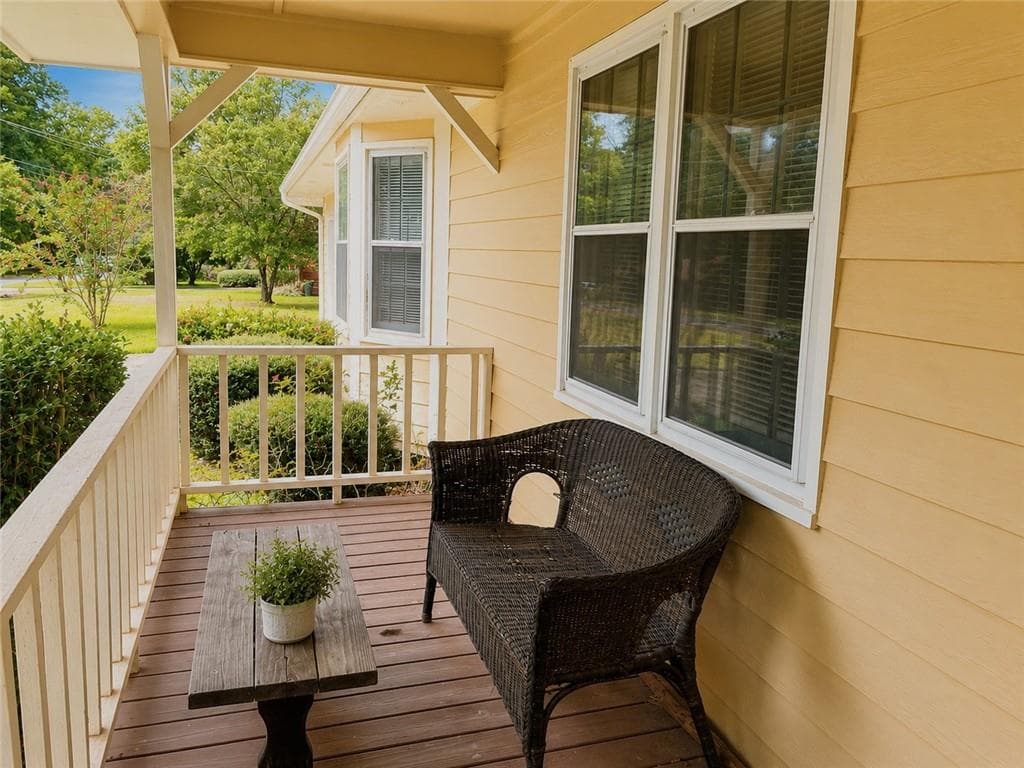 3 bedroom, 2 bathroom, 1,410 sq ft single family residence for sale at 205 Meadowbrook Drive, Mcdonough, GA 30253 — photo 3