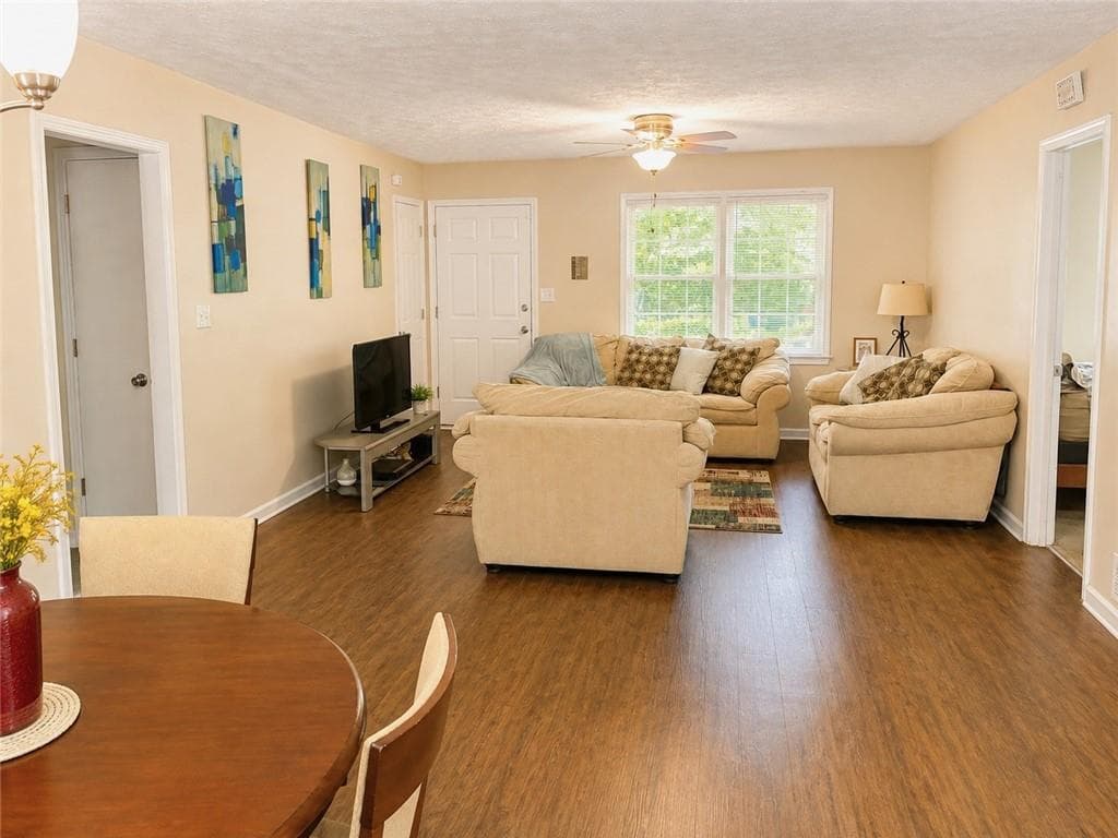 3 bedroom, 2 bathroom, 1,410 sq ft single family residence for sale at 205 Meadowbrook Drive, Mcdonough, GA 30253 — photo 4