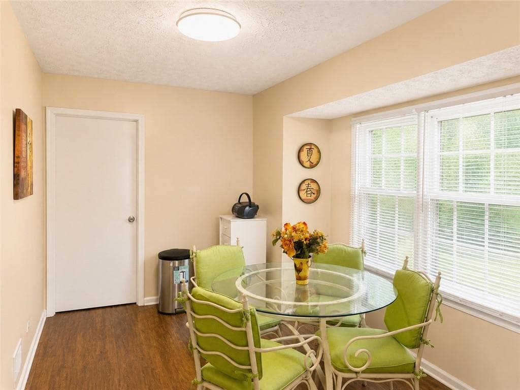 3 bedroom, 2 bathroom, 1,410 sq ft single family residence for sale at 205 Meadowbrook Drive, Mcdonough, GA 30253 — photo 9
